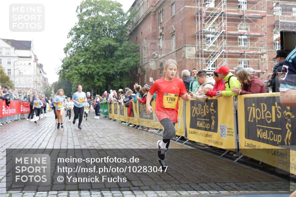 13.09.2026 - Kiel Lauf Yannick Fuchs http://msf.ph/oto/10283047 13.09.2026 08:57:11 Ziel 2384, 3665, 5003, 5340, 5719, 5809, 7752, 8341, 9542, 10321, 11558, 12215, 12455, 12512, 81, 139, 482, 653, 899, 1222, 1285, 1340, 1544, 2384, 2478, 2479, 2543, 3034, 3161, 3303, 3305, 3520, 3740, 4136, 4188, 4228, 4558, 4680, 4901, 4908, 4925, 5223, 5333, 5597, 6361, 6807, 6903, 7559, 7752, 7927, 8094, 8270, 8424, 9156, 9292, 9307, 9562, 9564, 9826, 9940, 10042, 10213, 10603, 11423, 11495, 11627, 11986, 12062, 1546, 1769, 5984, 7715, 1285, 3520, 4188 meine-sportfotos.de
