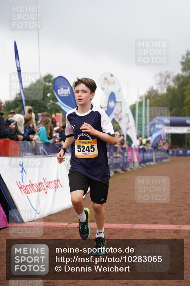 13.09.2026 - Airport Race Dennis Weichert http://msf.ph/oto/10283065 13.09.2026 10:21:49 Ziel 5245, 5300 meine-sportfotos.de