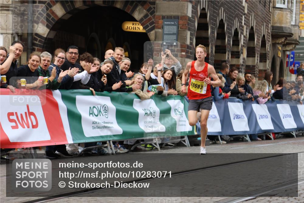 13.09.2026 - 21. swb-Marathon Bremen Strokosch-Dieckow http://msf.ph/oto/10283071 13.09.2026 10:28:52 Ziel 13515, 13547, 13567, 13635, 13604, 13614 meine-sportfotos.de