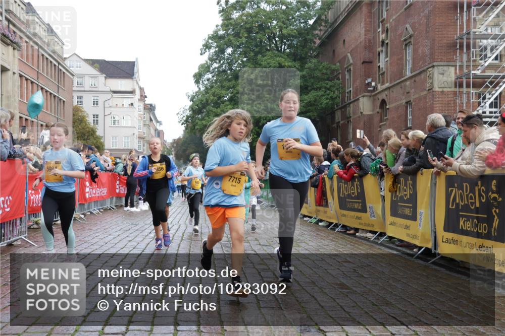 13.09.2026 - Kiel Lauf Yannick Fuchs http://msf.ph/oto/10283092 13.09.2026 08:57:13 Ziel 3665, 5003, 5340, 5719, 5809, 8341, 9542, 10321, 12215, 12512, 81, 139, 482, 653, 899, 1222, 1285, 1340, 1544, 2384, 2478, 2479, 2543, 3034, 3161, 3303, 3305, 3520, 3665, 3740, 4136, 4188, 4228, 4558, 4680, 4901, 4908, 4925, 5223, 5333, 5597, 6361, 6807, 6903, 7559, 7752, 7927, 8094, 8270, 8424, 9156, 9292, 9307, 9562, 9564, 9826, 9940, 10042, 10213, 10603, 11423, 11495, 11558, 11627, 11986, 12062, 12455, 160, 1546, 1769, 5006, 5984, 6459, 7715, 9062, 1285, 3520, 4188 meine-sportfotos.de