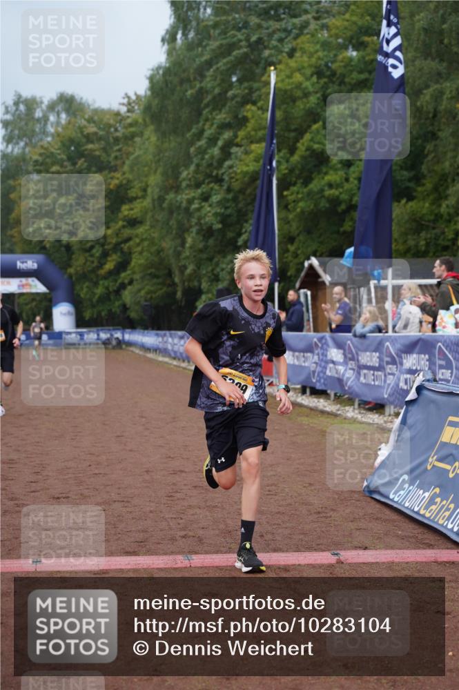 13.09.2026 - Airport Race Dennis Weichert http://msf.ph/oto/10283104 13.09.2026 10:22:01 Ziel 5309, 5388 meine-sportfotos.de