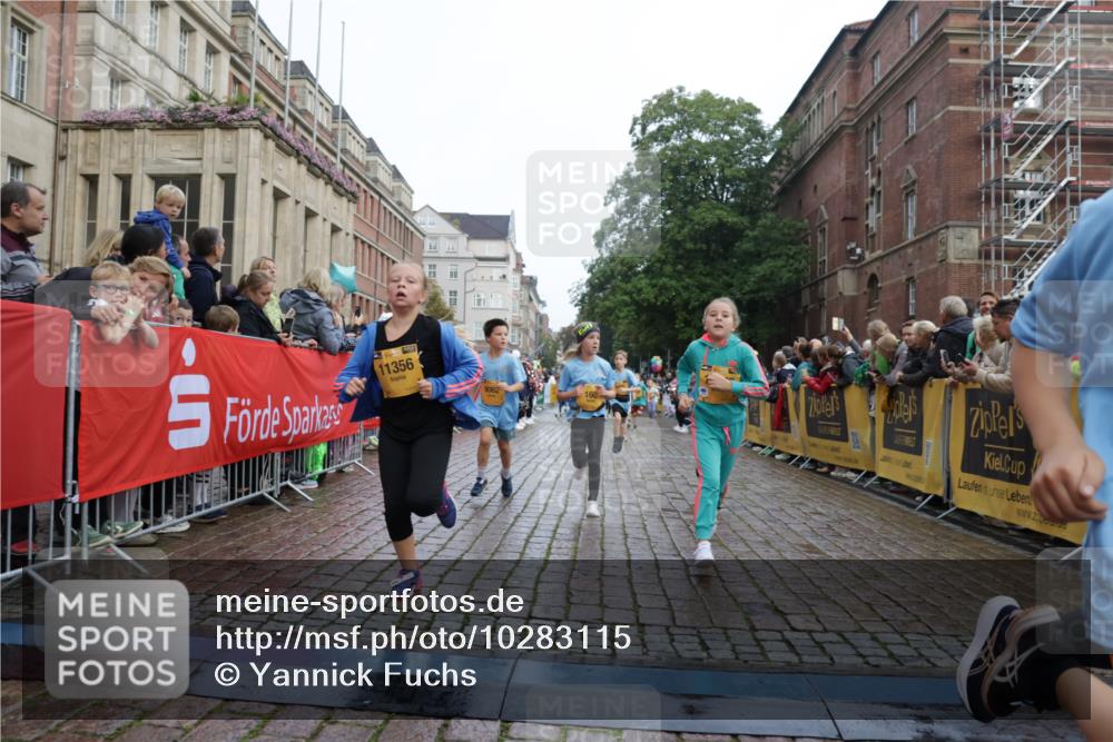 13.09.2026 - Kiel Lauf Yannick Fuchs http://msf.ph/oto/10283115 13.09.2026 08:57:15 Ziel 3382, 5003, 5719, 5809, 8341, 9542, 10321, 10892, 12215, 12512, 81, 139, 482, 653, 899, 1222, 1340, 1544, 2384, 2478, 2479, 2543, 3034, 3161, 3303, 3305, 3665, 3740, 4136, 4228, 4558, 4680, 4901, 4908, 4925, 5223, 5333, 5340, 5597, 6361, 6807, 6903, 7559, 7752, 7927, 8094, 8270, 8424, 9156, 9292, 9307, 9562, 9564, 9826, 9940, 10042, 10213, 10603, 11423, 11495, 11558, 11627, 11986, 12062, 12215, 12455, 160, 1546, 1769, 5006, 5984, 6459, 7715, 9062, 1285, 3520, 4188 meine-sportfotos.de