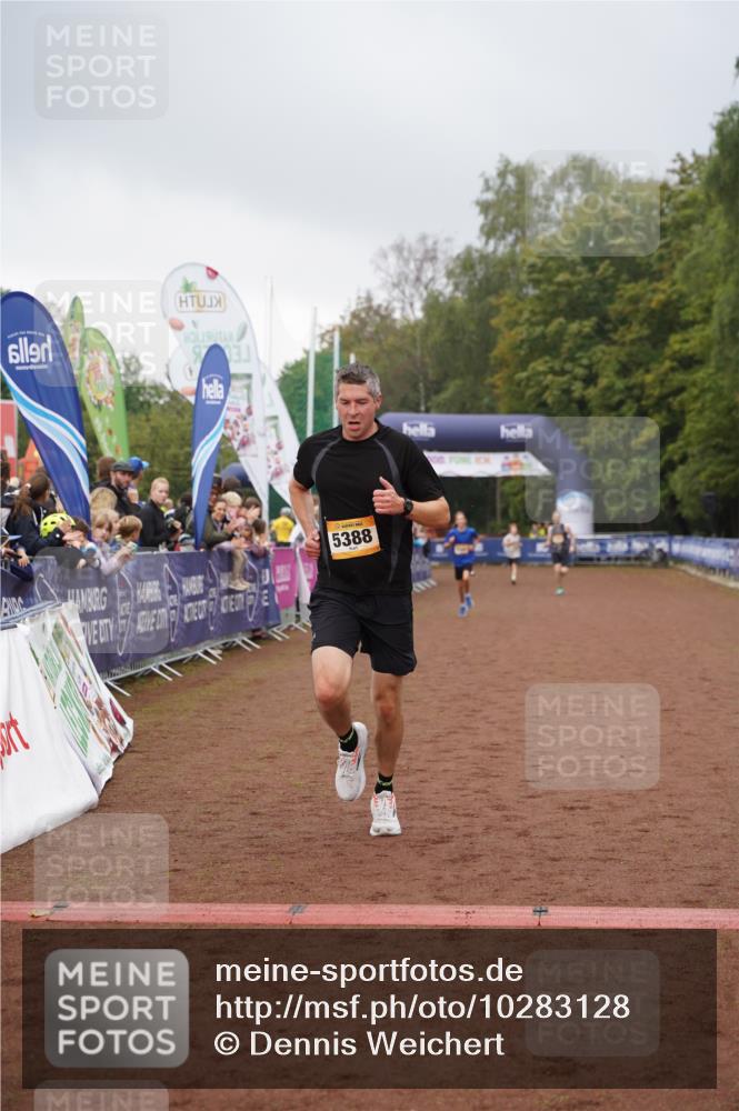 13.09.2026 - Airport Race Dennis Weichert http://msf.ph/oto/10283128 13.09.2026 10:22:03 Ziel 5309, 5368, 5388 meine-sportfotos.de