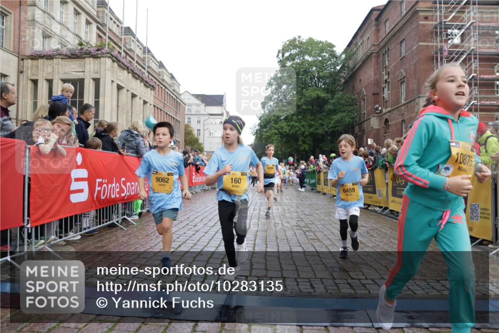 13.09.2026 - Kiel Lauf Yannick Fuchs http://msf.ph/oto/10283135 13.09.2026 08:57:16 Ziel 3382, 5003, 5719, 5809, 8341, 9542, 10321, 10892, 12512, 81, 139, 482, 653, 1222, 1340, 1544, 2384, 2478, 2479, 2543, 3034, 3161, 3303, 3305, 3665, 3740, 4136, 4558, 4680, 4901, 4908, 4925, 5223, 5333, 5340, 5597, 5719, 6361, 6807, 6903, 7559, 7752, 7927, 8094, 8270, 8424, 9156, 9292, 9307, 9562, 9564, 9826, 9940, 10042, 10213, 10603, 11423, 11495, 11558, 11627, 11986, 12062, 12215, 12455, 160, 406, 1546, 1769, 5006, 5984, 6459, 7715, 9062, 1285, 3520, 4188 meine-sportfotos.de