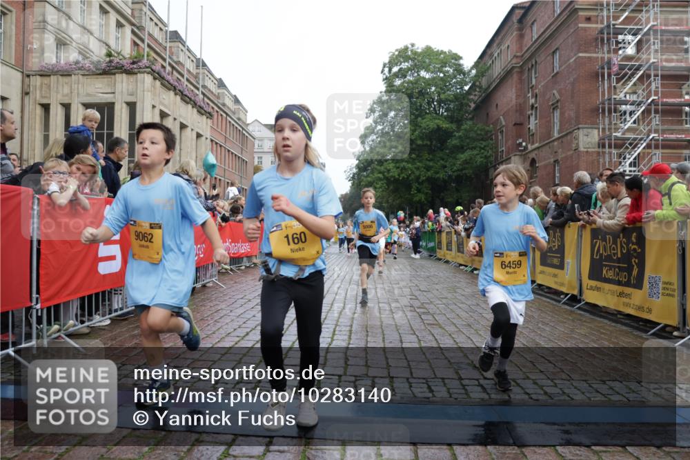 13.09.2026 - Kiel Lauf Yannick Fuchs http://msf.ph/oto/10283140 13.09.2026 08:57:16 Ziel 3382, 5003, 5719, 5809, 8341, 9542, 10321, 10892, 12512, 81, 139, 482, 653, 1222, 1340, 1544, 2384, 2478, 2479, 2543, 3034, 3161, 3303, 3305, 3665, 3740, 4136, 4558, 4680, 4901, 4908, 4925, 5223, 5333, 5340, 5597, 5719, 6361, 6807, 6903, 7559, 7752, 7927, 8094, 8270, 8424, 9156, 9292, 9307, 9562, 9564, 9826, 9940, 10042, 10213, 10603, 11423, 11495, 11558, 11627, 11986, 12062, 12215, 12455, 160, 406, 1546, 1769, 5006, 5984, 6459, 7715, 9062, 1285, 3520, 4188 meine-sportfotos.de