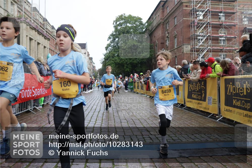 13.09.2026 - Kiel Lauf Yannick Fuchs http://msf.ph/oto/10283143 13.09.2026 08:57:16 Ziel 3382, 5003, 5719, 5809, 8341, 9542, 10321, 10892, 12512, 81, 139, 482, 653, 1222, 1340, 1544, 2384, 2478, 2479, 2543, 3034, 3161, 3303, 3305, 3665, 3740, 4136, 4558, 4680, 4901, 4908, 4925, 5223, 5333, 5340, 5597, 5719, 6361, 6807, 6903, 7559, 7752, 7927, 8094, 8270, 8424, 9156, 9292, 9307, 9562, 9564, 9826, 9940, 10042, 10213, 10603, 11423, 11495, 11558, 11627, 11986, 12062, 12215, 12455, 160, 406, 1546, 1769, 5006, 5984, 6459, 7715, 9062, 1285, 3520, 4188 meine-sportfotos.de