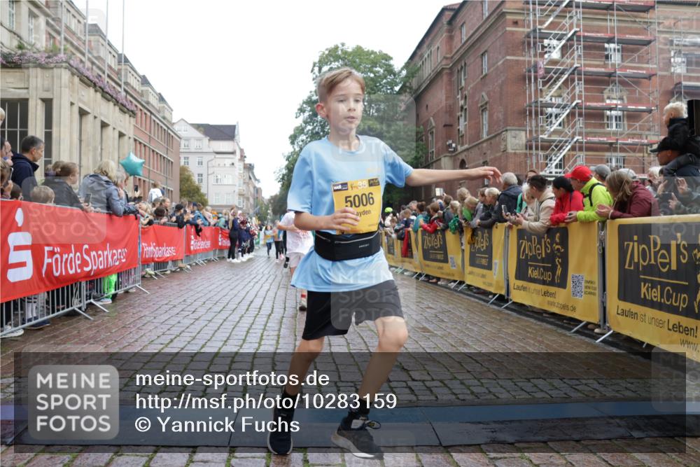 13.09.2026 - Kiel Lauf Yannick Fuchs http://msf.ph/oto/10283159 13.09.2026 08:57:17 Ziel 3382, 5003, 5809, 8341, 9542, 10321, 10892, 12512, 81, 139, 482, 653, 1222, 1544, 2384, 2478, 2479, 2543, 3034, 3161, 3303, 3305, 3665, 3740, 4136, 4558, 4680, 4901, 4908, 4925, 5003, 5223, 5333, 5340, 5597, 5719, 6361, 6807, 6903, 7559, 7752, 7927, 8094, 8270, 8424, 9156, 9292, 9307, 9562, 9564, 9826, 9940, 10042, 10213, 10603, 11423, 11495, 11558, 11627, 11986, 12062, 12215, 12455, 160, 406, 1051, 1546, 1769, 5006, 5984, 6459, 7715, 9062, 1285, 3520, 4188 meine-sportfotos.de