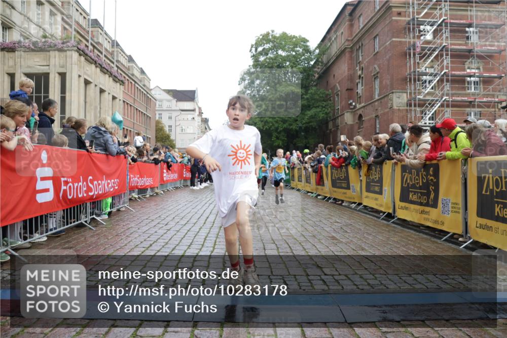 13.09.2026 - Kiel Lauf Yannick Fuchs http://msf.ph/oto/10283178 13.09.2026 08:57:18 Ziel 3382, 5809, 8341, 9542, 10321, 10892, 12512, 81, 482, 653, 1222, 2384, 2478, 2479, 2543, 3034, 3161, 3303, 3305, 3665, 3740, 4136, 4558, 4680, 4901, 4908, 4925, 5003, 5223, 5333, 5340, 5597, 5719, 6361, 6807, 6903, 7559, 7752, 7927, 8094, 8270, 8341, 8424, 9156, 9292, 9307, 9562, 9564, 9826, 9940, 10042, 10213, 10603, 11423, 11495, 11558, 11627, 11986, 12062, 12215, 12455, 160, 406, 1051, 1546, 1769, 5006, 5984, 6459, 7715, 9062, 1285, 3520, 4188 meine-sportfotos.de