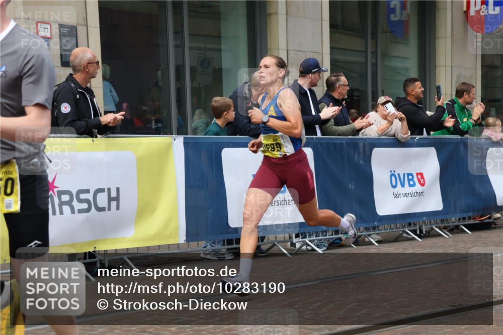 13.09.2026 - 21. swb-Marathon Bremen Strokosch-Dieckow http://msf.ph/oto/10283190 13.09.2026 10:32:51 Ziel 13550, 13581, 13599, 13622 meine-sportfotos.de