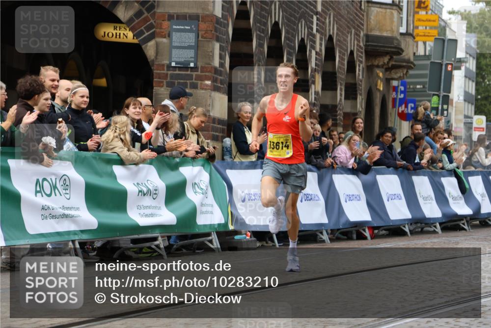 13.09.2026 - 21. swb-Marathon Bremen Strokosch-Dieckow http://msf.ph/oto/10283210 13.09.2026 10:29:12 Ziel 13593, 13614, 13624, 13517, 13542, 13557 meine-sportfotos.de