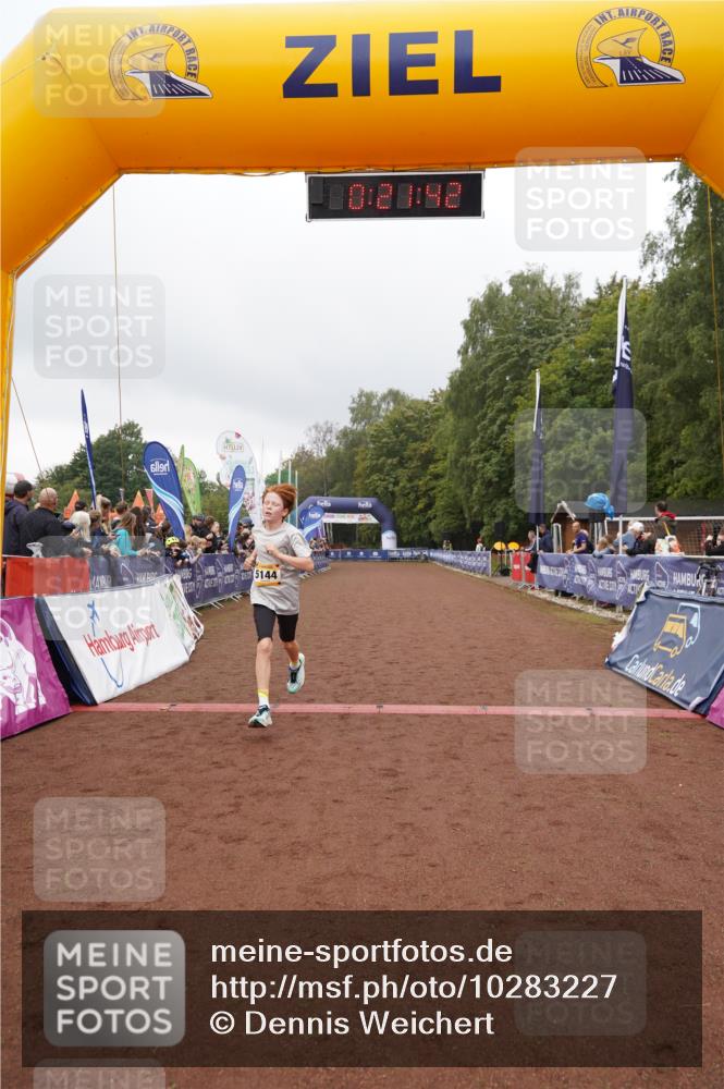 13.09.2026 - Airport Race Dennis Weichert http://msf.ph/oto/10283227 13.09.2026 10:22:15 Ziel 5144, 5368, 5380 meine-sportfotos.de