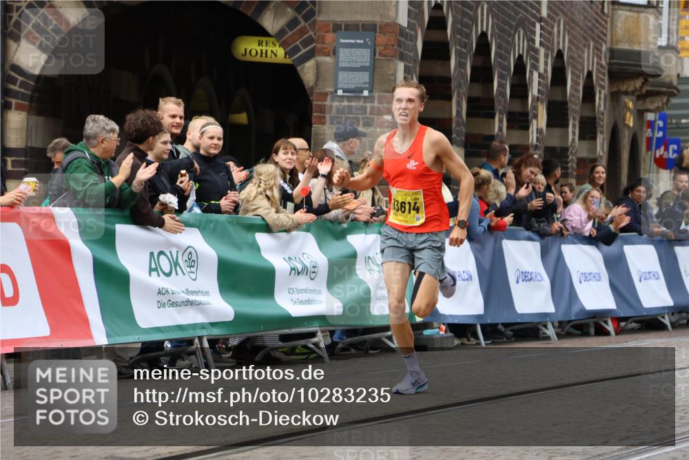 13.09.2026 - 21. swb-Marathon Bremen Strokosch-Dieckow http://msf.ph/oto/10283235 13.09.2026 10:29:13 Ziel 13593, 13614, 13624, 13517, 13542, 13557 meine-sportfotos.de