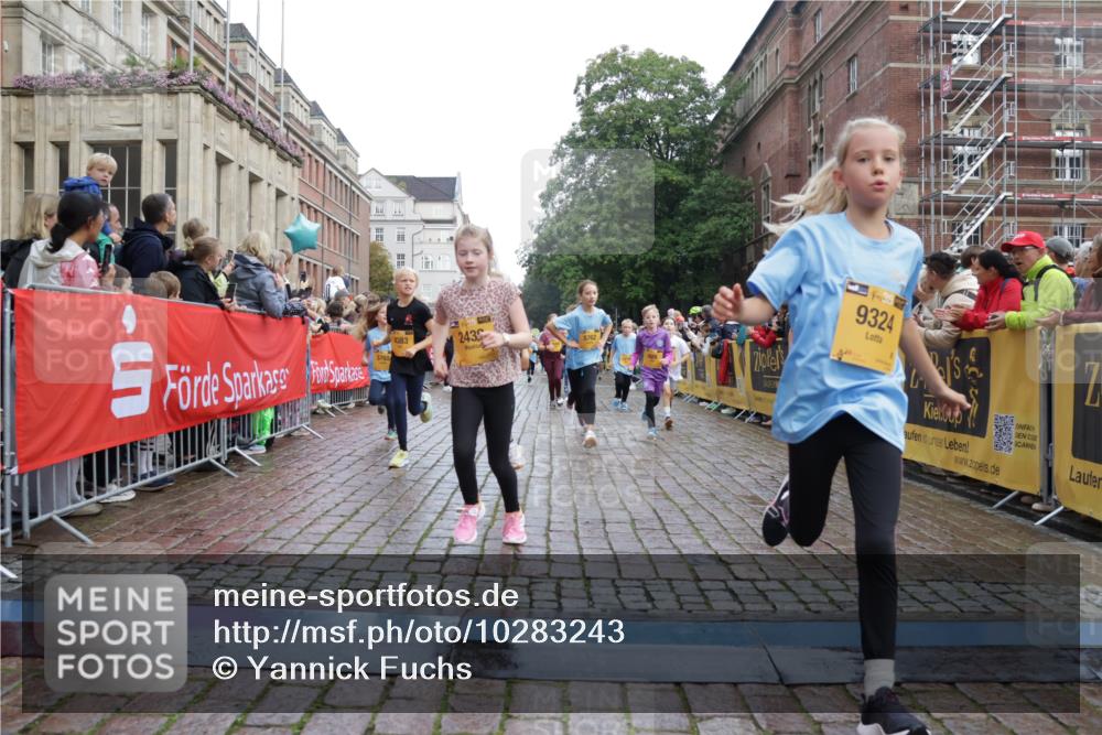 13.09.2026 - Kiel Lauf Yannick Fuchs http://msf.ph/oto/10283243 13.09.2026 08:57:22 Ziel 700, 2128, 2129, 3382, 4834, 7478, 10321, 10892, 81, 482, 653, 1222, 2384, 2479, 2543, 3034, 3161, 3305, 3665, 4558, 4680, 4901, 4908, 4925, 5003, 5223, 5333, 5340, 5719, 5809, 6361, 6807, 6903, 7559, 7752, 7927, 8094, 8341, 8424, 9156, 9307, 9542, 9564, 9826, 9940, 10042, 10321, 10603, 11423, 11495, 11558, 11986, 12062, 12215, 12455, 12512, 160, 406, 689, 1051, 1546, 1714, 1769, 2439, 3359, 4321, 4382, 4383, 5006, 5219, 5244, 5762, 5765, 5984, 6459, 7547, 7608, 7715, 9062 meine-sportfotos.de