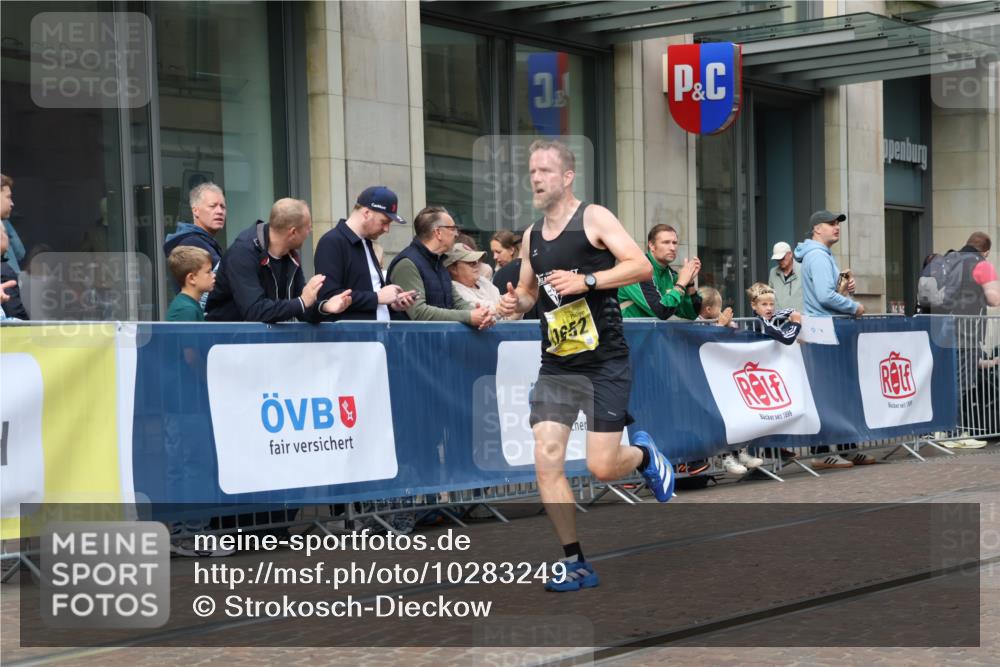 13.09.2026 - 21. swb-Marathon Bremen Strokosch-Dieckow http://msf.ph/oto/10283249 13.09.2026 10:33:26 Ziel 10366, 10475, 10797, 11059, 11481, 12459, 13530, 13541, 11652 meine-sportfotos.de