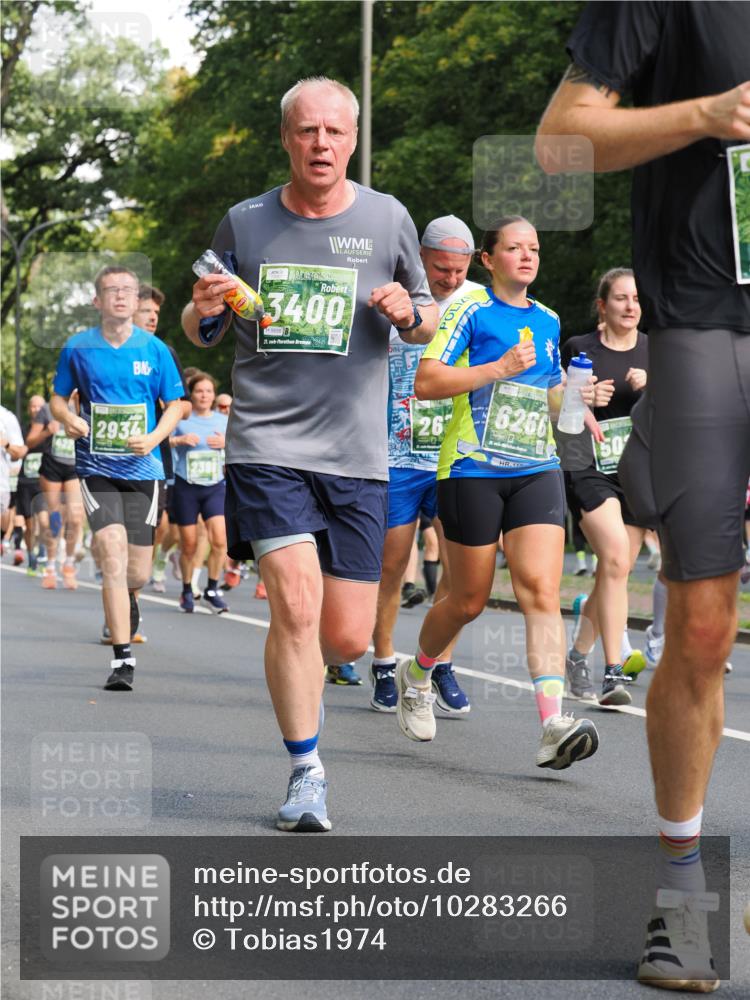13.09.2026 - 21. swb-Marathon Bremen TobiasT http://msf.ph/oto/10283266 13.09.2026 12:04:20 Laufen 3400, 5698, 21, 26, 2934, 26, 6266 meine-sportfotos.de