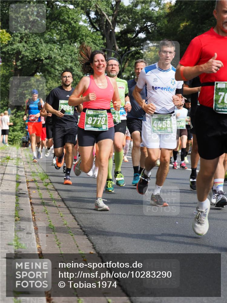 13.09.2026 - 21. swb-Marathon Bremen TobiasT http://msf.ph/oto/10283290 13.09.2026 12:04:25 Laufen 9064, 9779, 70, 4458 meine-sportfotos.de