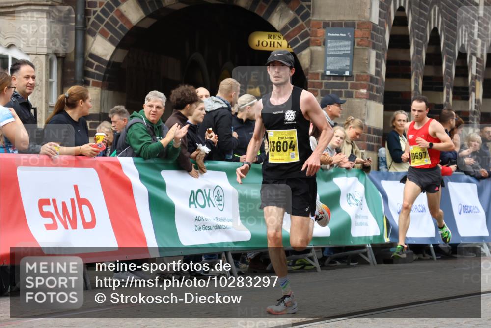 13.09.2026 - 21. swb-Marathon Bremen Strokosch-Dieckow http://msf.ph/oto/10283297 13.09.2026 10:29:17 Ziel 13604, 13614, 13624, 13517, 13542, 13557 meine-sportfotos.de