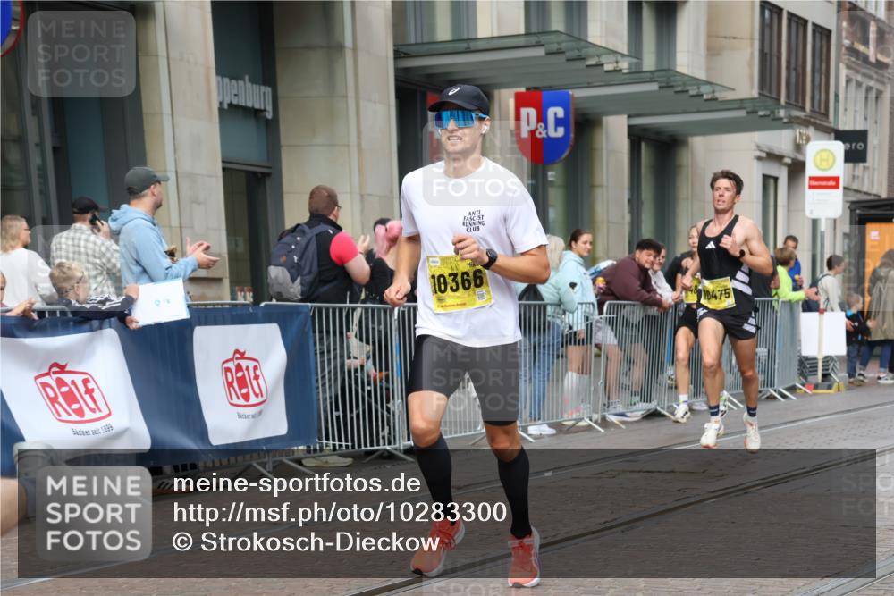 13.09.2026 - 21. swb-Marathon Bremen Strokosch-Dieckow http://msf.ph/oto/10283300 13.09.2026 10:33:33 Ziel 10797, 12459, 13530, 13541, 10366, 10475, 11059, 11481, 11652 meine-sportfotos.de