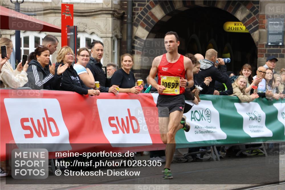 13.09.2026 - 21. swb-Marathon Bremen Strokosch-Dieckow http://msf.ph/oto/10283305 13.09.2026 10:29:19 Ziel 10597, 13604, 13614, 11234, 13517, 13542, 13557 meine-sportfotos.de