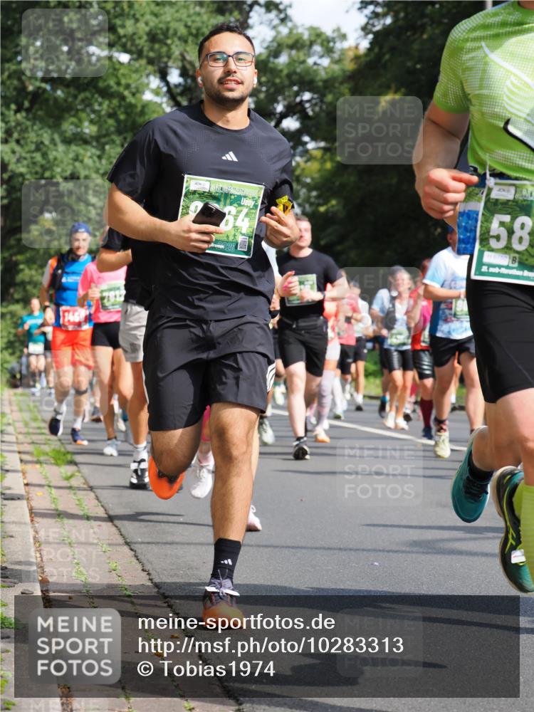 13.09.2026 - 21. swb-Marathon Bremen TobiasT http://msf.ph/oto/10283313 13.09.2026 12:04:27 Laufen 145, 58 meine-sportfotos.de