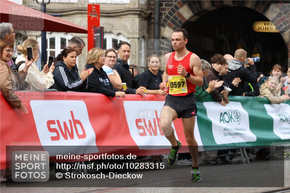 13.09.2026 - 21. swb-Marathon Bremen Strokosch-Dieckow http://msf.ph/oto/10283315 13.09.2026 10:29:19 Ziel 10597, 13604, 13614, 11234, 13517, 13542, 13557 meine-sportfotos.de