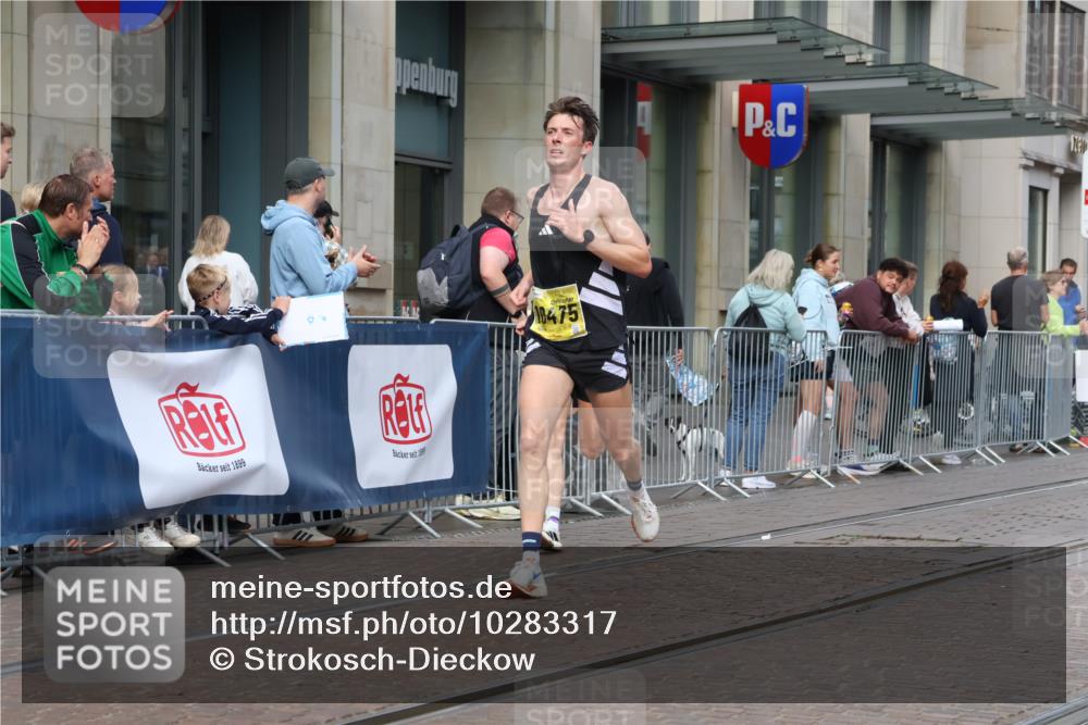 13.09.2026 - 21. swb-Marathon Bremen Strokosch-Dieckow http://msf.ph/oto/10283317 13.09.2026 10:33:34 Ziel 10797, 12459, 13530, 13541, 10366, 10475, 11059, 11481, 11652 meine-sportfotos.de