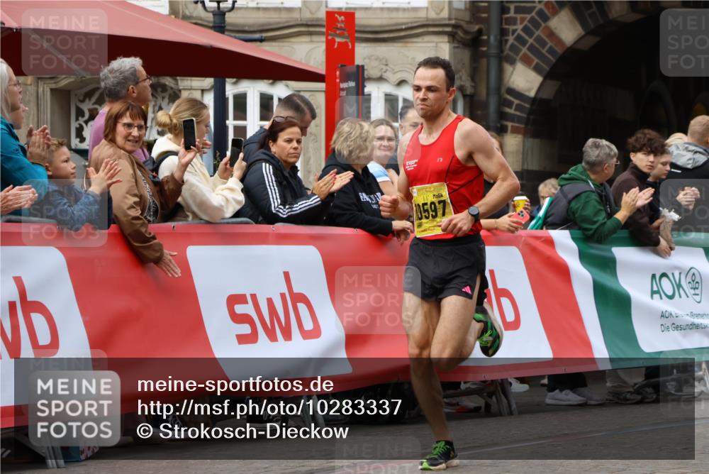 13.09.2026 - 21. swb-Marathon Bremen Strokosch-Dieckow http://msf.ph/oto/10283337 13.09.2026 10:29:20 Ziel 10597, 13604, 13614, 11234, 13517, 13542, 13557 meine-sportfotos.de