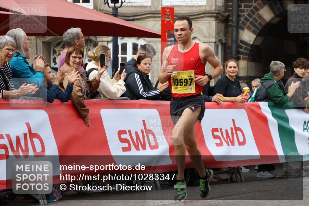 13.09.2026 - 21. swb-Marathon Bremen Strokosch-Dieckow http://msf.ph/oto/10283347 13.09.2026 10:29:20 Ziel 10597, 13604, 13614, 11234, 13517, 13542, 13557 meine-sportfotos.de