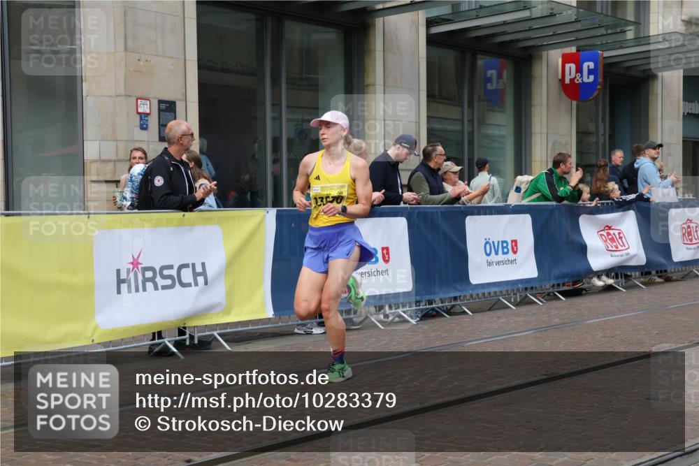 13.09.2026 - 21. swb-Marathon Bremen Strokosch-Dieckow http://msf.ph/oto/10283379 13.09.2026 10:33:40 Ziel 10797, 13541, 10366, 10475, 11059, 11481, 11652, 12459, 13530 meine-sportfotos.de