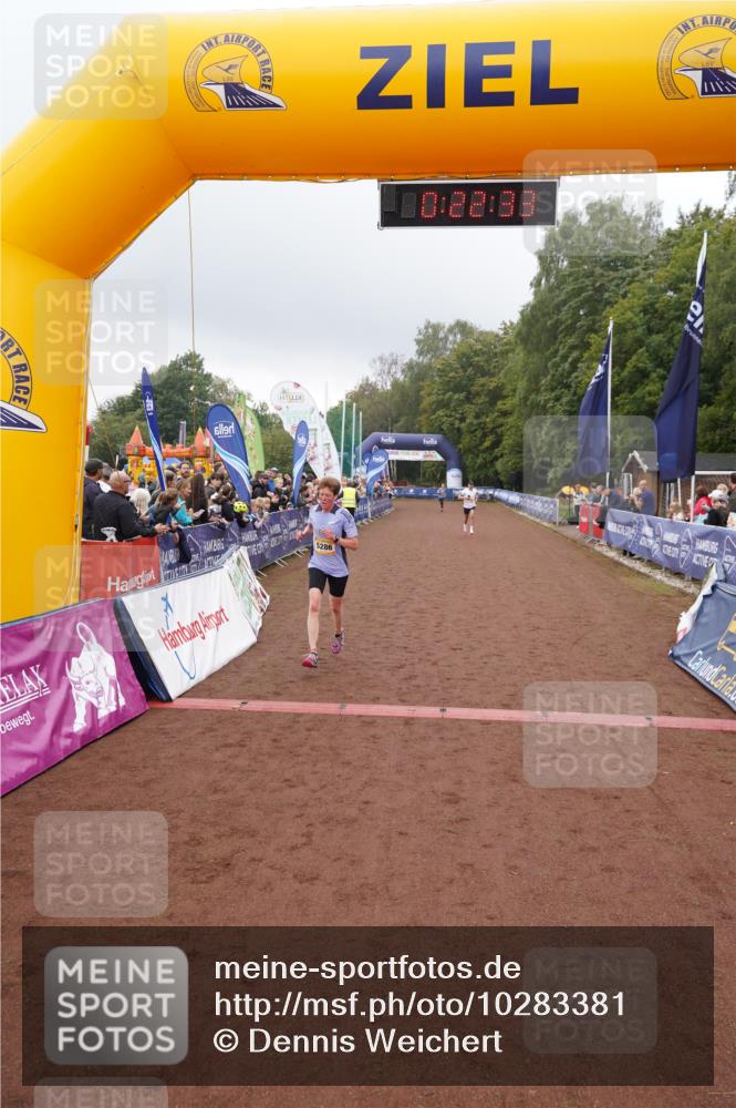 13.09.2026 - Airport Race Dennis Weichert http://msf.ph/oto/10283381 13.09.2026 10:23:07 Ziel 5282, 5286, 5391 meine-sportfotos.de