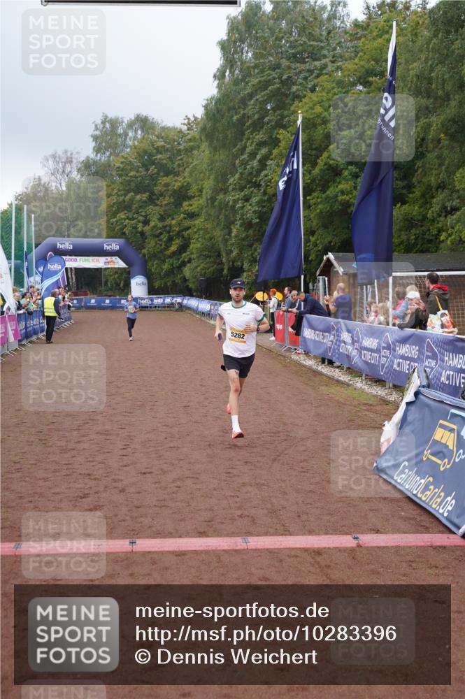 13.09.2026 - Airport Race Dennis Weichert http://msf.ph/oto/10283396 13.09.2026 10:23:11 Ziel 5128, 5282, 5286 meine-sportfotos.de