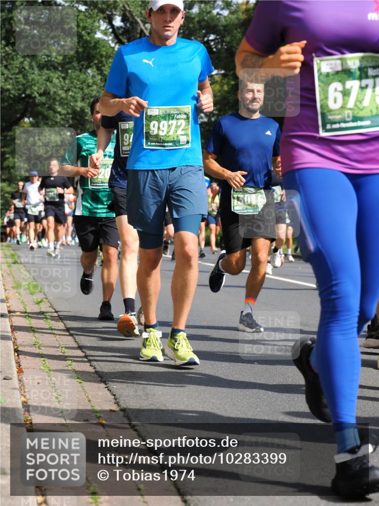 13.09.2026 - 21. swb-Marathon Bremen TobiasT http://msf.ph/oto/10283399 13.09.2026 12:04:45 Laufen 197, 20, 91, 9972, 21, 677, 13084 meine-sportfotos.de