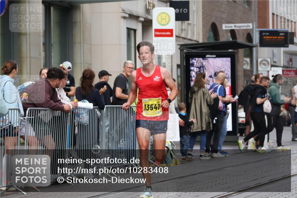 13.09.2026 - 21. swb-Marathon Bremen Strokosch-Dieckow http://msf.ph/oto/10283408 13.09.2026 10:33:44 Ziel 10797, 13605, 10366, 10475, 11059, 11481, 11652, 12459, 13530, 13541 meine-sportfotos.de