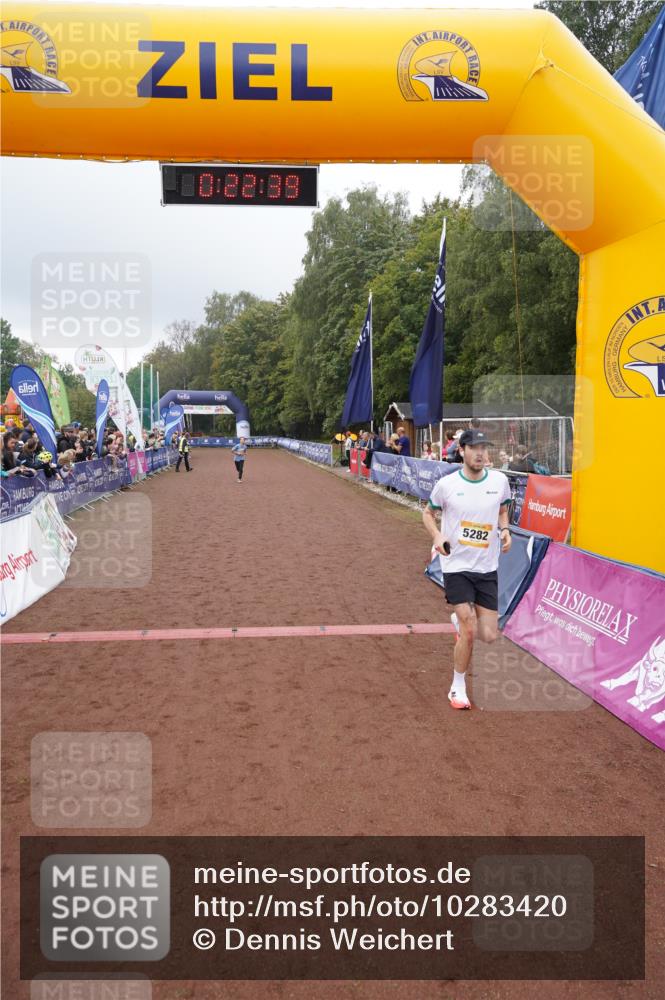 13.09.2026 - Airport Race Dennis Weichert http://msf.ph/oto/10283420 13.09.2026 10:23:13 Ziel 5128, 5282, 5286 meine-sportfotos.de