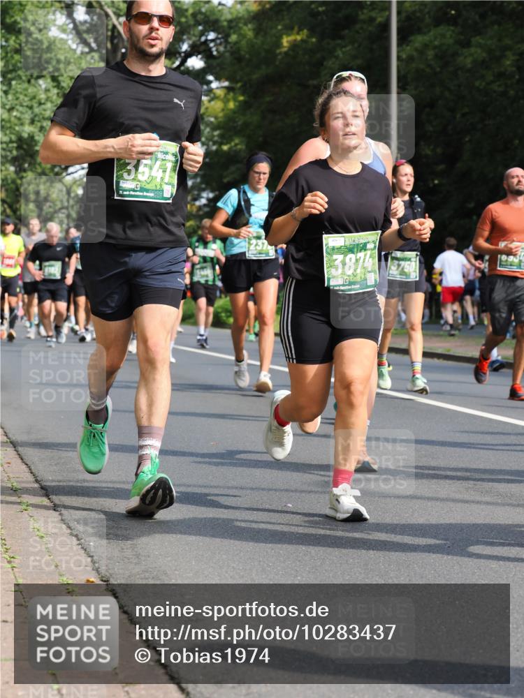 13.09.2026 - 21. swb-Marathon Bremen TobiasT http://msf.ph/oto/10283437 13.09.2026 12:04:57 Laufen 35, 41, 6737, 21, 26, 3874, 1030 meine-sportfotos.de