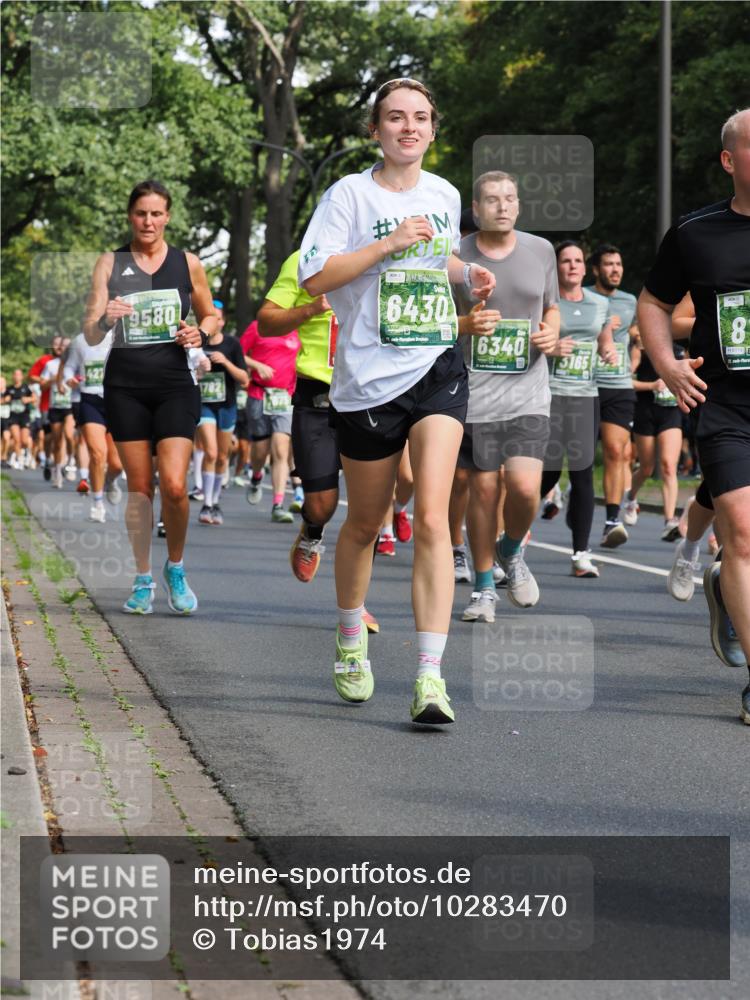 13.09.2026 - 21. swb-Marathon Bremen TobiasT http://msf.ph/oto/10283470 13.09.2026 12:05:04 Laufen 427, 9580, 6430, 6340, 3165, 8, 6179, 21 meine-sportfotos.de