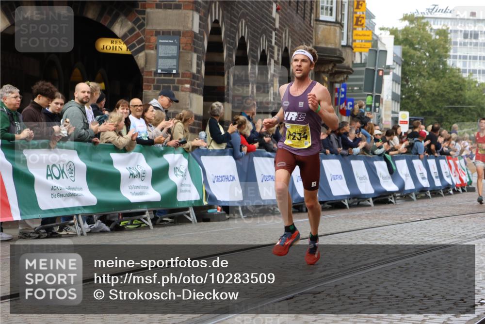 13.09.2026 - 21. swb-Marathon Bremen Strokosch-Dieckow http://msf.ph/oto/10283509 13.09.2026 10:29:45 Ziel 11234, 13517, 13542, 13557 meine-sportfotos.de