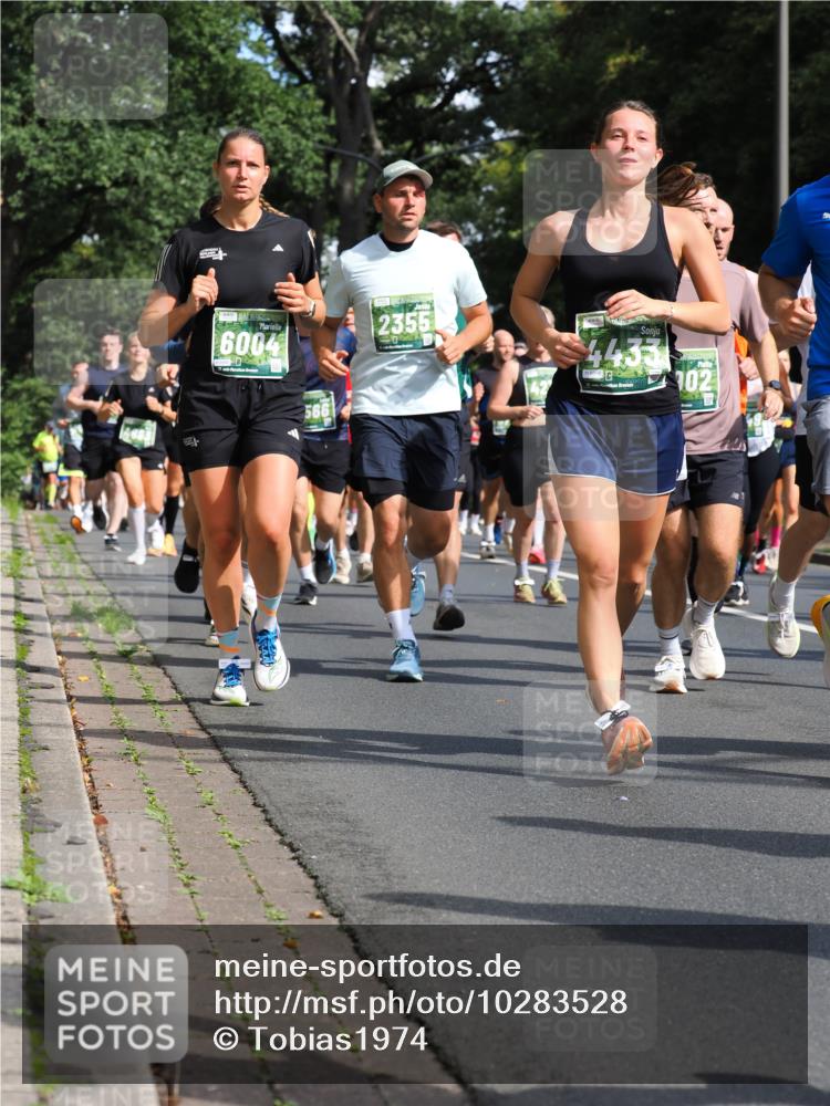 13.09.2026 - 21. swb-Marathon Bremen TobiasT http://msf.ph/oto/10283528 13.09.2026 12:05:18 Laufen 6004, 2355, 4433, 6998, 102 meine-sportfotos.de