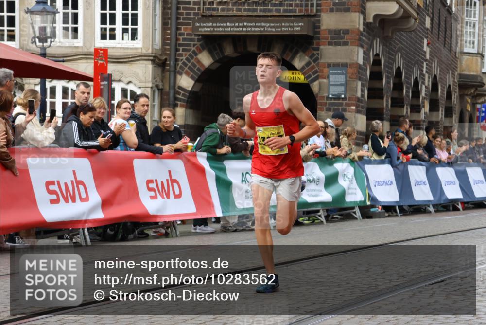 13.09.2026 - 21. swb-Marathon Bremen Strokosch-Dieckow http://msf.ph/oto/10283562 13.09.2026 10:29:50 Ziel 11234, 13517, 13542, 13557, 13623 meine-sportfotos.de