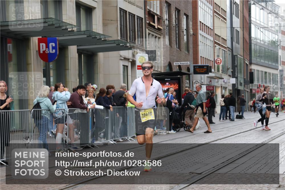 13.09.2026 - 21. swb-Marathon Bremen Strokosch-Dieckow http://msf.ph/oto/10283586 13.09.2026 10:34:22 Ziel 10818, 11964, 12358, 12413, 12540, 13637, 11418, 13605, 13610, 13633 meine-sportfotos.de