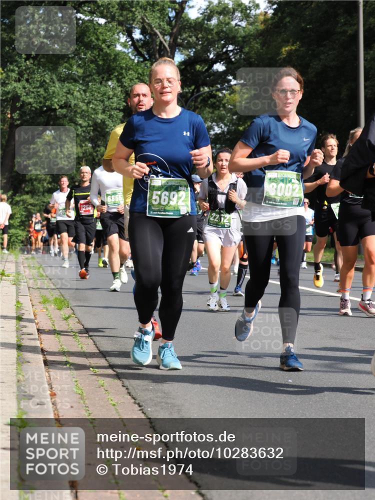 13.09.2026 - 21. swb-Marathon Bremen TobiasT http://msf.ph/oto/10283632 13.09.2026 12:05:49 Laufen 1259, 5692, 21, 126, 22, 8002 meine-sportfotos.de