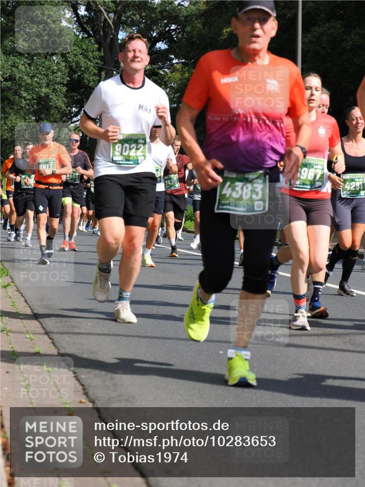 13.09.2026 - 21. swb-Marathon Bremen TobiasT http://msf.ph/oto/10283653 13.09.2026 12:05:57 Laufen 8913, 9022, 7420, 4383, 6967, 4291 meine-sportfotos.de