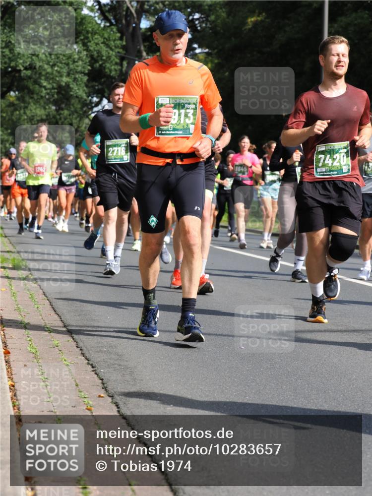 13.09.2026 - 21. swb-Marathon Bremen TobiasT http://msf.ph/oto/10283657 13.09.2026 12:06:01 Laufen 1242, 19, 2718, 913, 21, 126, 7420, 8645 meine-sportfotos.de