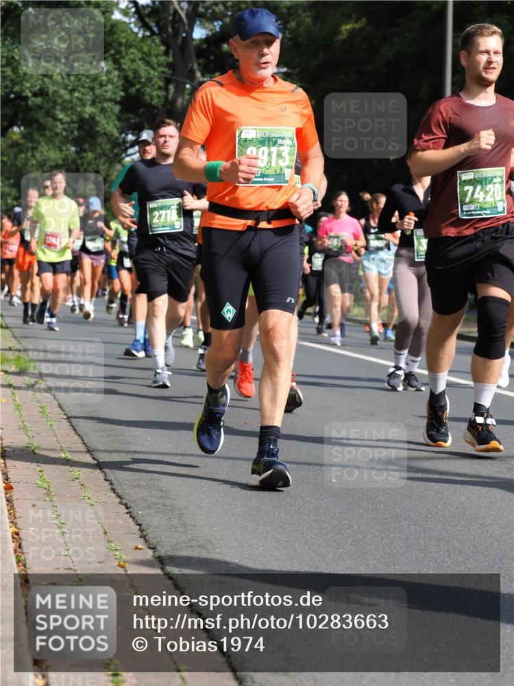 13.09.2026 - 21. swb-Marathon Bremen TobiasT http://msf.ph/oto/10283663 13.09.2026 12:06:01 Laufen 1242, 2718, 2913, 26, 7420 meine-sportfotos.de