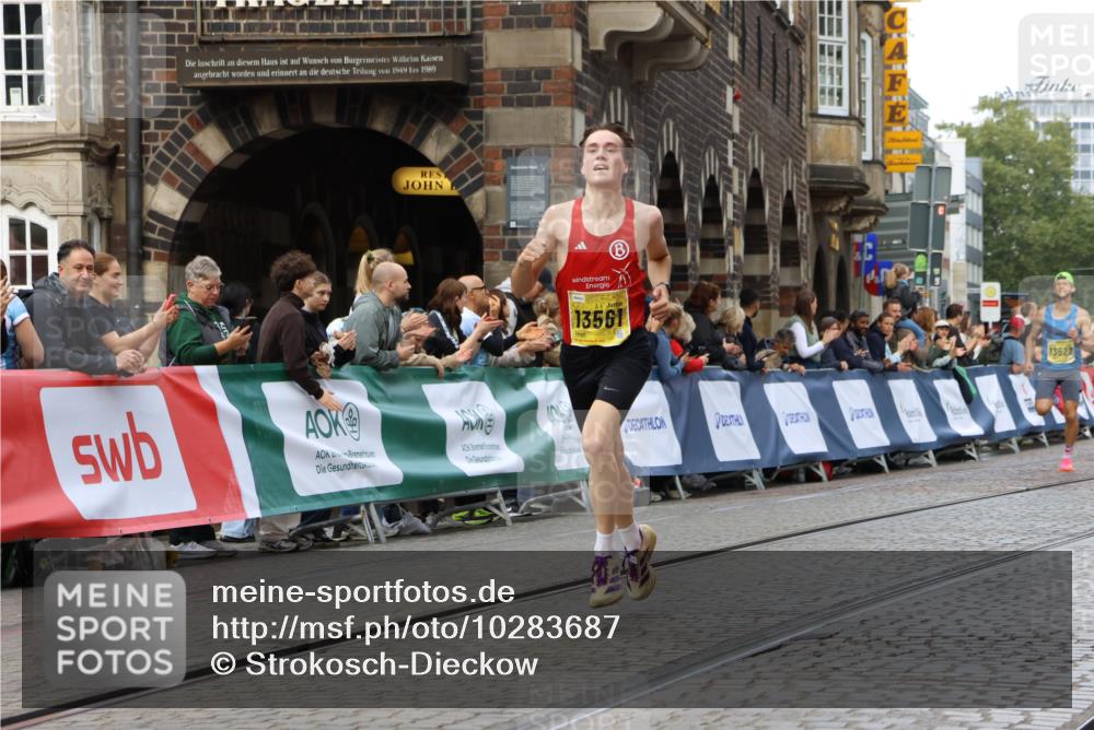 13.09.2026 - 21. swb-Marathon Bremen Strokosch-Dieckow http://msf.ph/oto/10283687 13.09.2026 10:30:23 Ziel 13561, 12458, 13603 meine-sportfotos.de