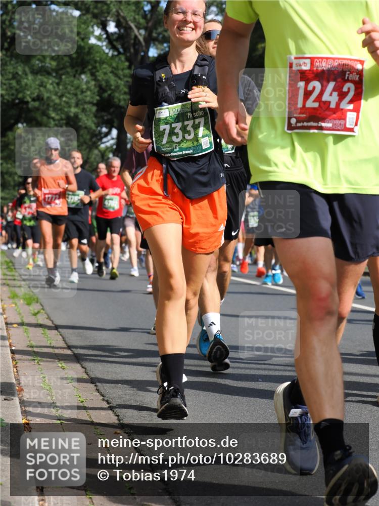13.09.2026 - 21. swb-Marathon Bremen TobiasT http://msf.ph/oto/10283689 13.09.2026 12:06:08 Laufen 7337, 26, 1242 meine-sportfotos.de
