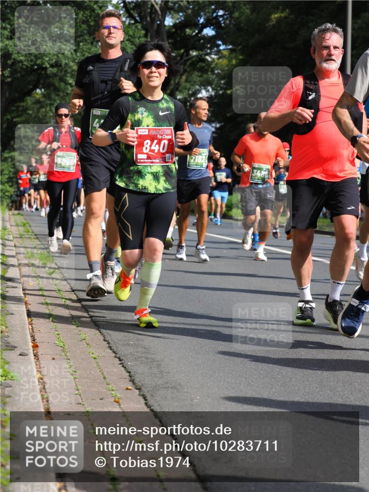 13.09.2026 - 21. swb-Marathon Bremen TobiasT http://msf.ph/oto/10283711 13.09.2026 12:06:14 Laufen 3000, 840, 0199, 21, 26, 7182, 3486 meine-sportfotos.de