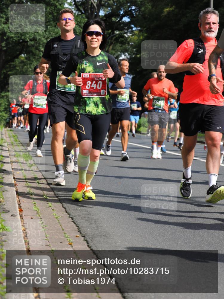 13.09.2026 - 21. swb-Marathon Bremen TobiasT http://msf.ph/oto/10283715 13.09.2026 12:06:14 Laufen 390, 840, 0199, 21, 3486 meine-sportfotos.de