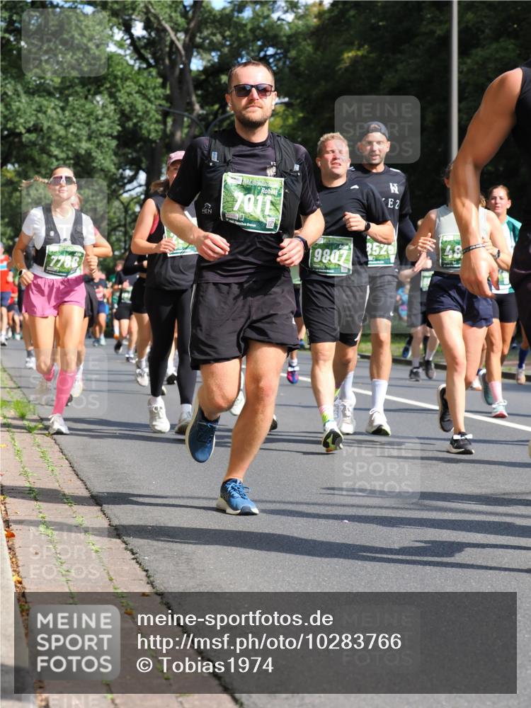 13.09.2026 - 21. swb-Marathon Bremen TobiasT http://msf.ph/oto/10283766 13.09.2026 12:06:22 Laufen 7788, 7011, 7311, 3525, 9807 meine-sportfotos.de