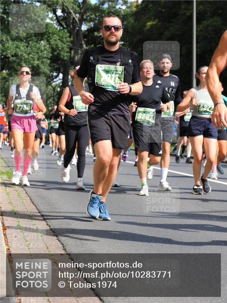 13.09.2026 - 21. swb-Marathon Bremen TobiasT http://msf.ph/oto/10283771 13.09.2026 12:06:22 Laufen 25, 7788, 9807 meine-sportfotos.de